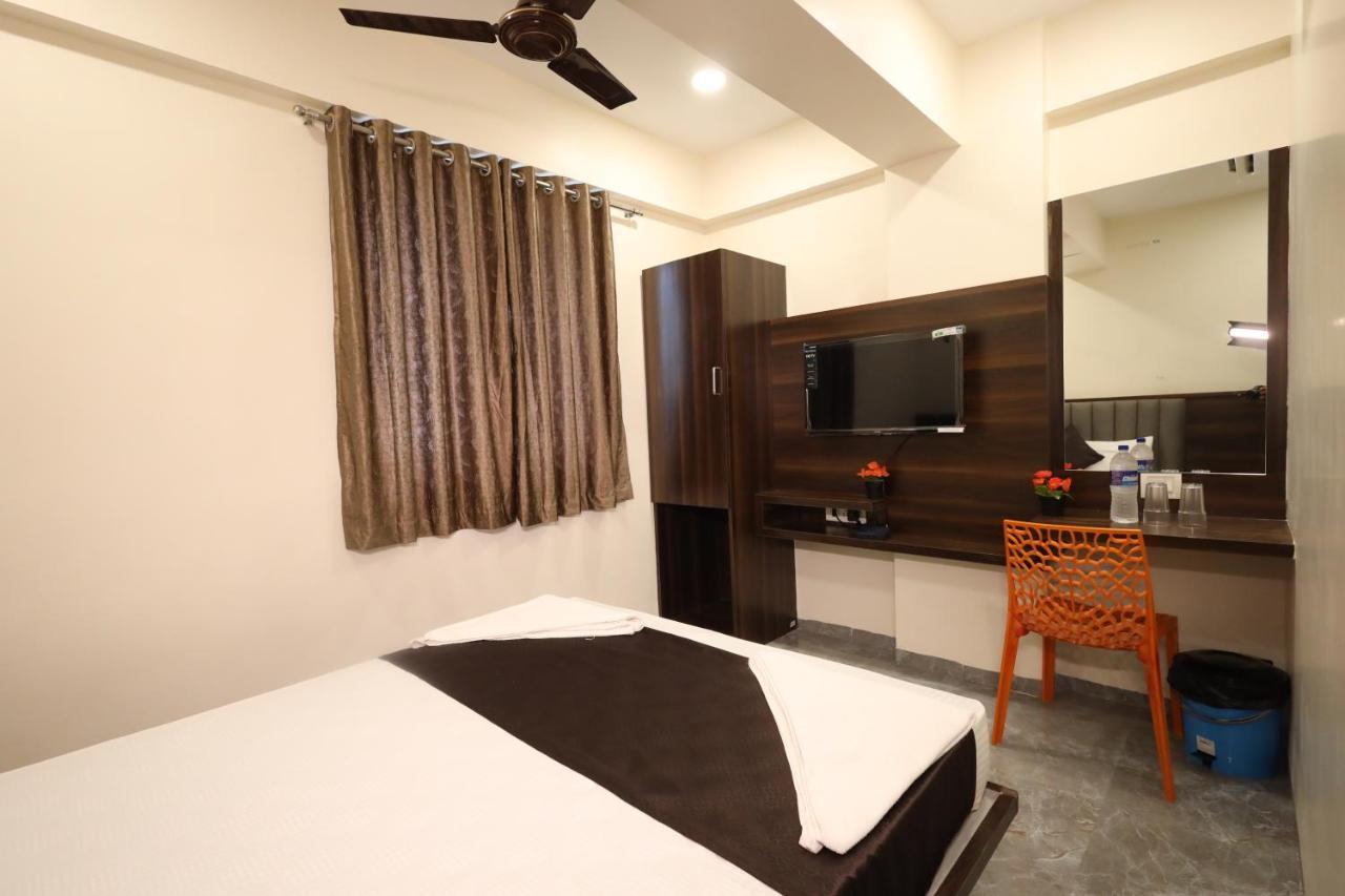 R K Residency Mahape Hotel นาวีมุมไบ ภายนอก รูปภาพ